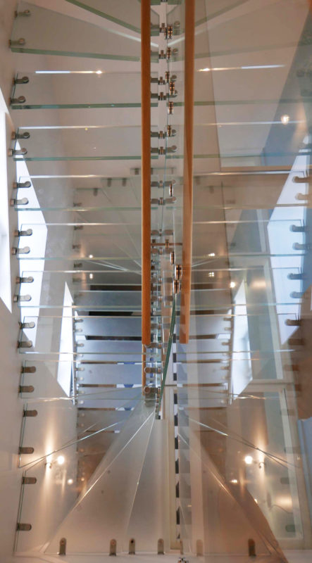 Superchi, architecte, Agencement, escalier, transparent, verre, réhabilitation, manoir